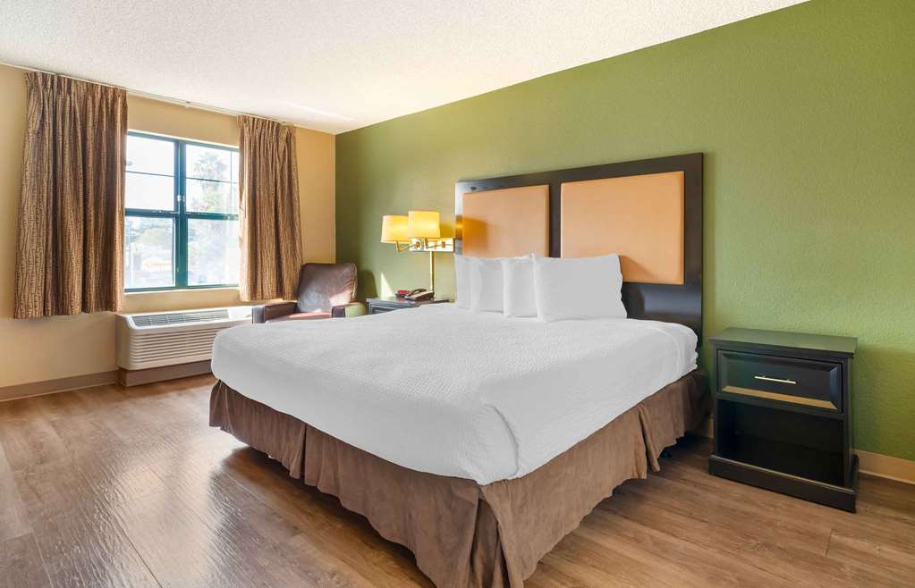 EXTENDED STAY AMERICA SUITES-guestroom-Guest Room,On-Site.jpg