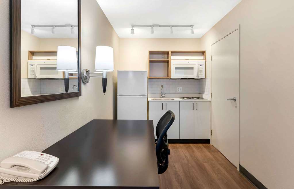 EXTENDED STAY AMERICA SUITES-guestroom-Guest Room,Kitchen/Kitchenette,On-Site.jpg
