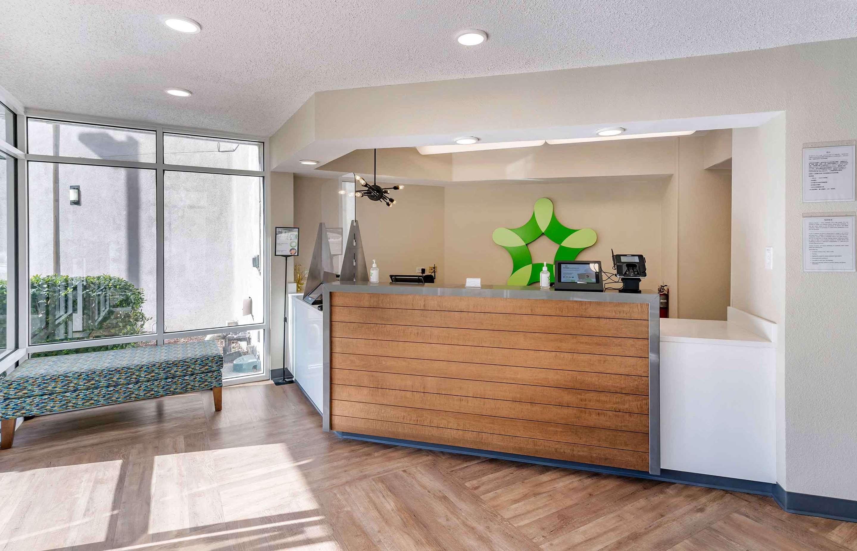 Lobby and Guest Check-in | Extended Stay America Suites San Jose Mountain View