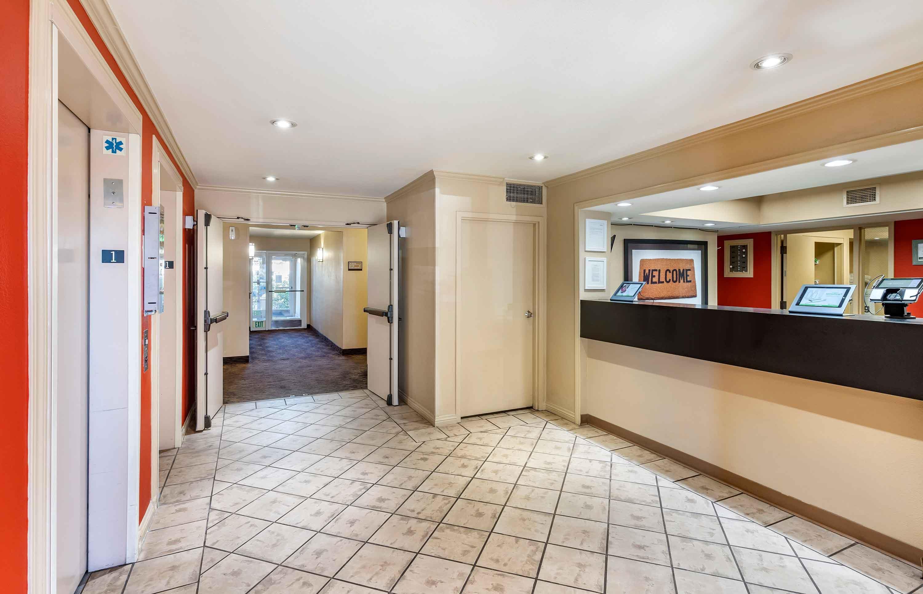 Lobby and Guest Check-in | Extended Stay America Suites San Francisco San Carlos