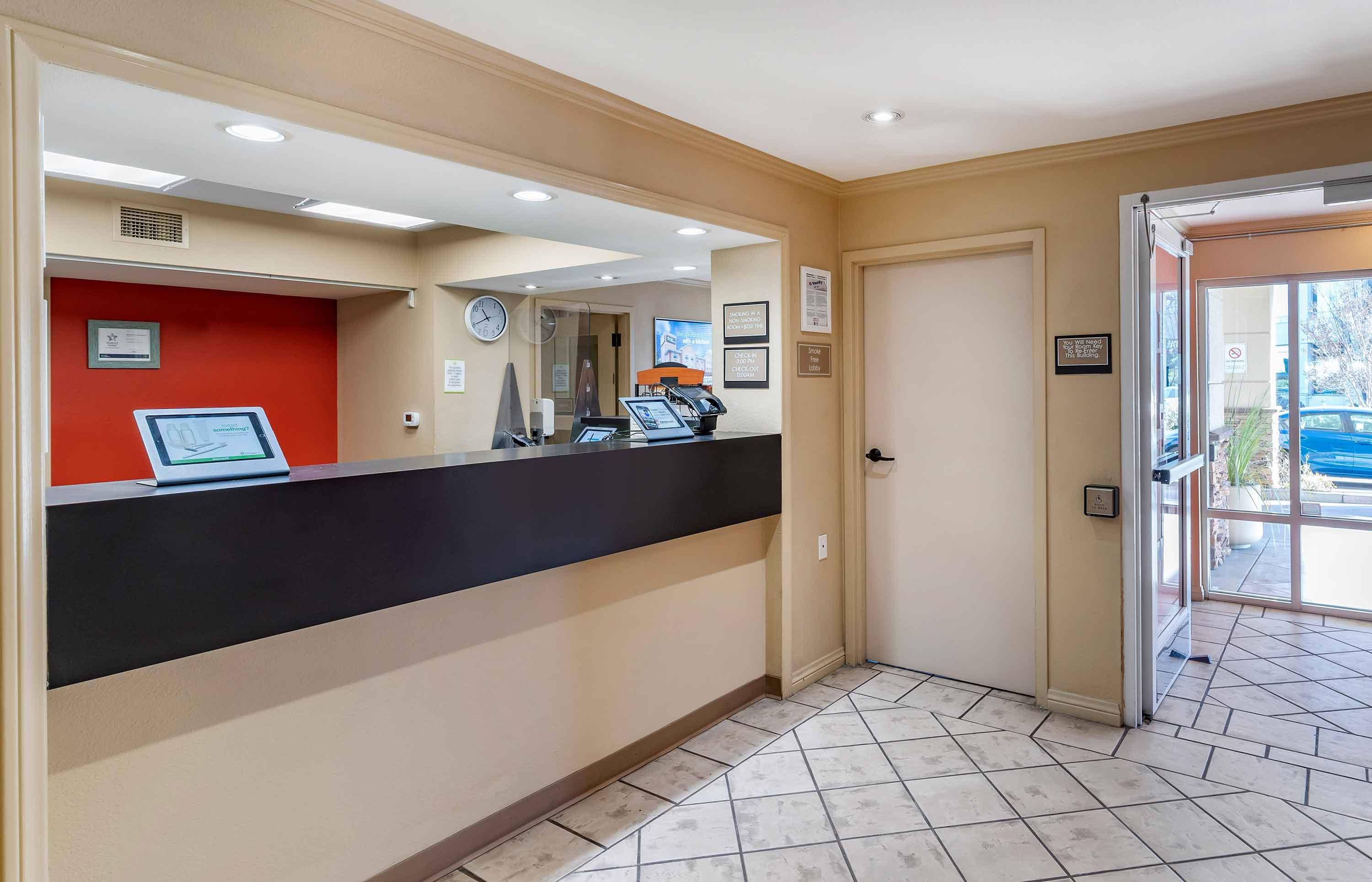 Lobby and Guest Check-in | Extended Stay America Suites San Francisco San Carlos