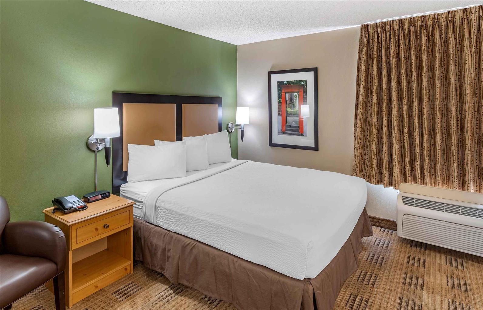 EXTENDED STAY AMERICA SUITES-guestroom-Guest Room,On-Site.jpg