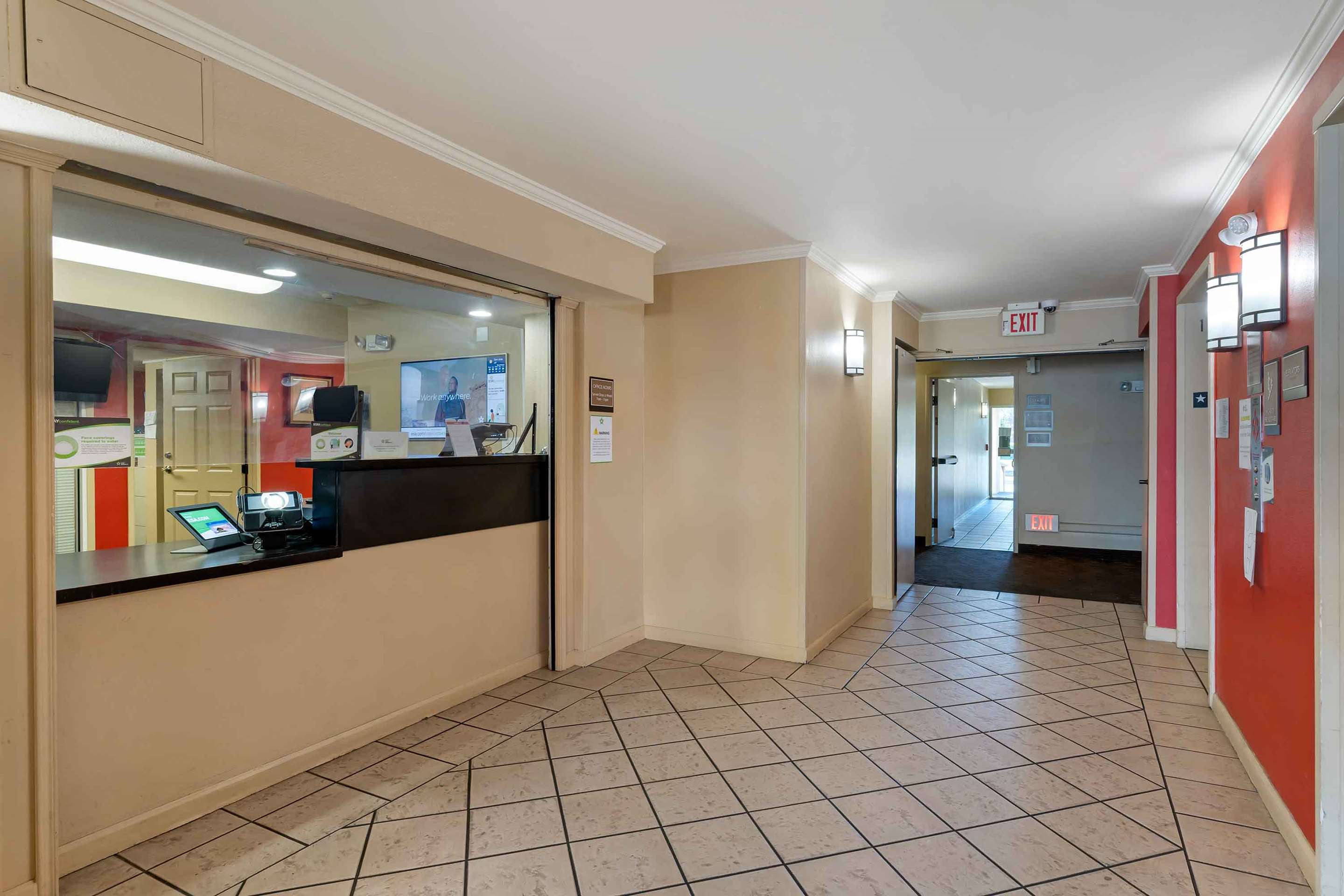 Lobby and Guest Check-in