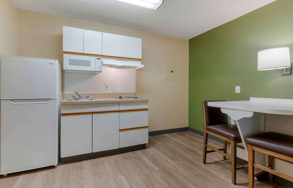 EXTENDED STAY AMERICA SUITES-guestroom-Guest Room,Kitchen/Kitchenette,On-Site.jpg