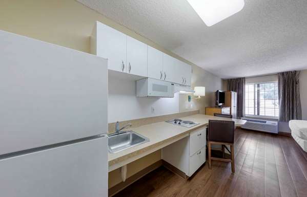  - Extended Stay America Suites Glendale - I-5, Exit 145