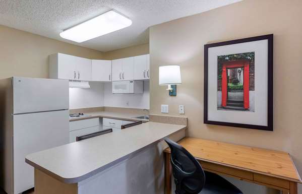  - Extended Stay America Suites Glendale - I-5, Exit 145
