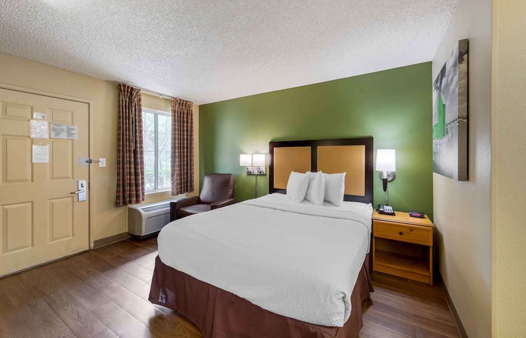 EXTENDED STAY AMERICA SUITES-guestroom-Guest Room,On-Site.jpg
