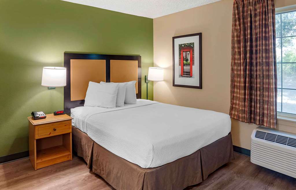EXTENDED STAY AMERICA SUITES-guestroom-Guest Room,On-Site.jpg