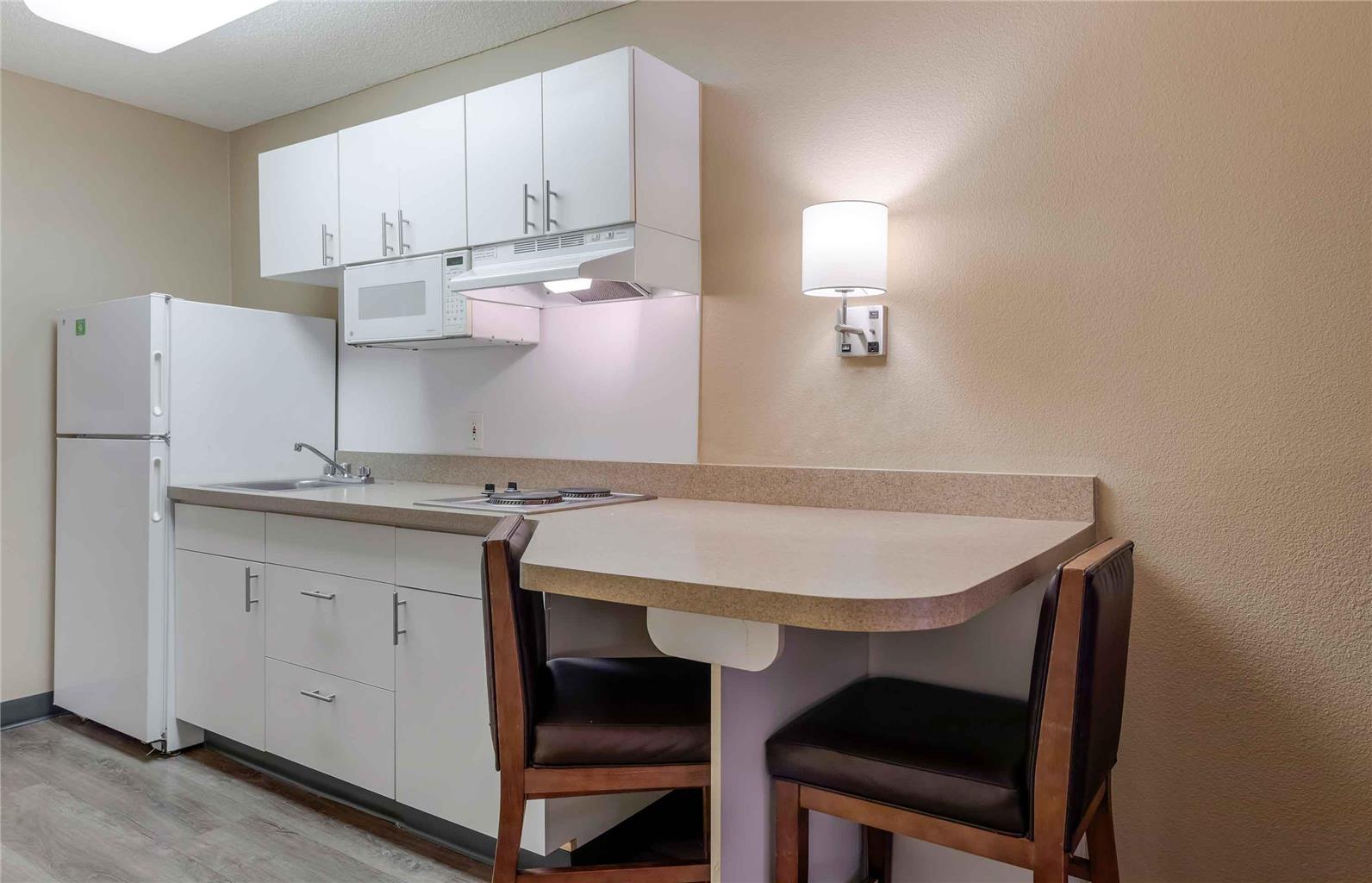 EXTENDED STAY AMERICA SUITES-guestroom-Guest Room,Guest Room Amenity,Kitchen/Kitchenette,On-Site.jpg