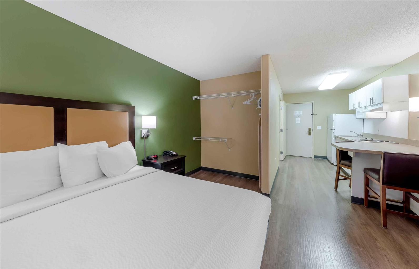 EXTENDED STAY AMERICA SUITES-guestroom-Guest Room,On-Site.jpg
