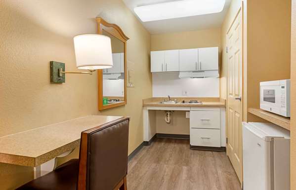  - Extended Stay America Suites Irvine - I-5, Exit 94