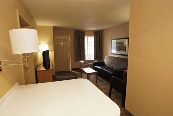  - Extended Stay America Suites Sorrento Mesa San Diego - I-805, Exits 27 & 27A