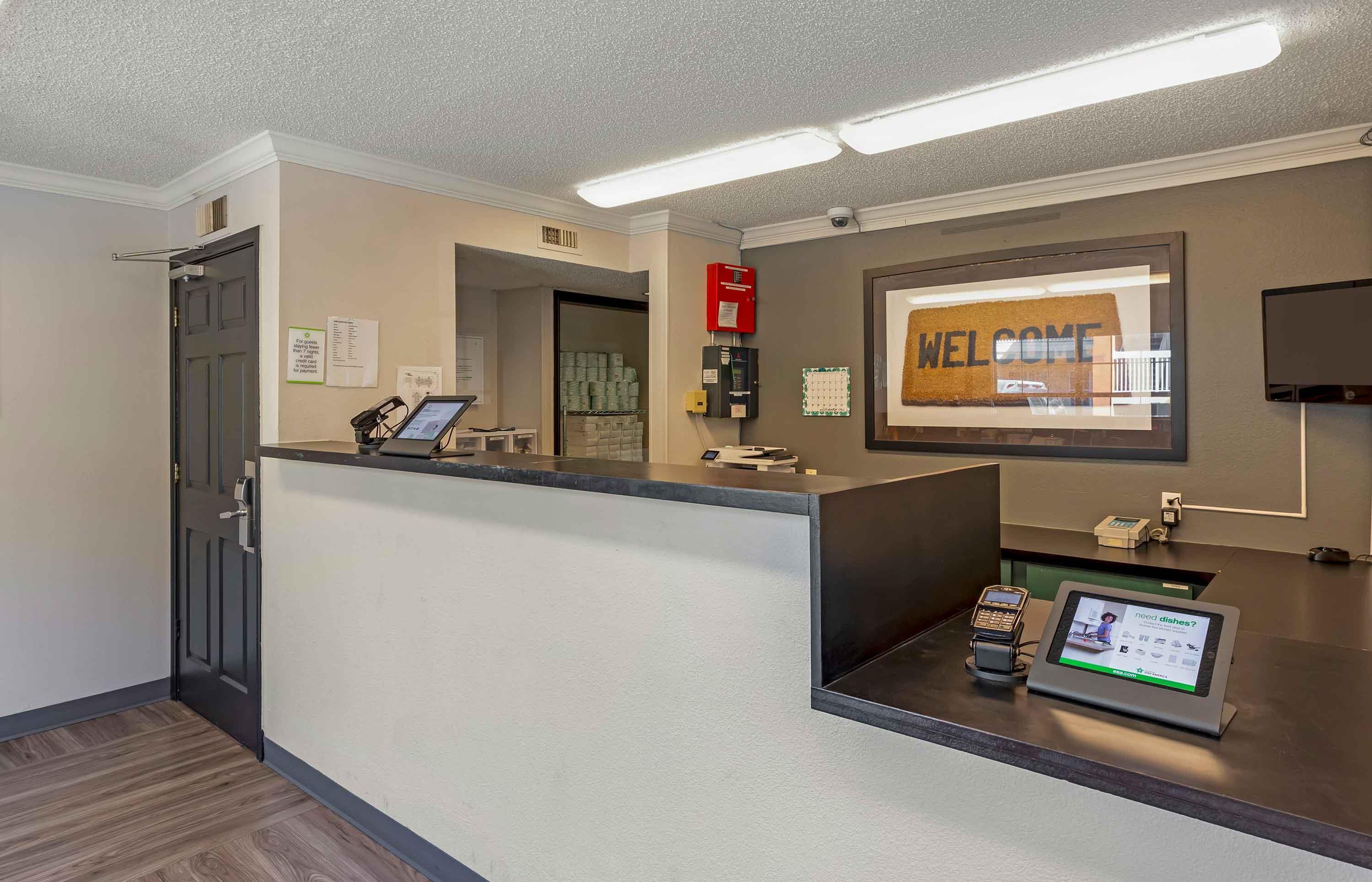 Lobby and Guest Check-in | Extended Stay America Suites - Denver - Aurora South
