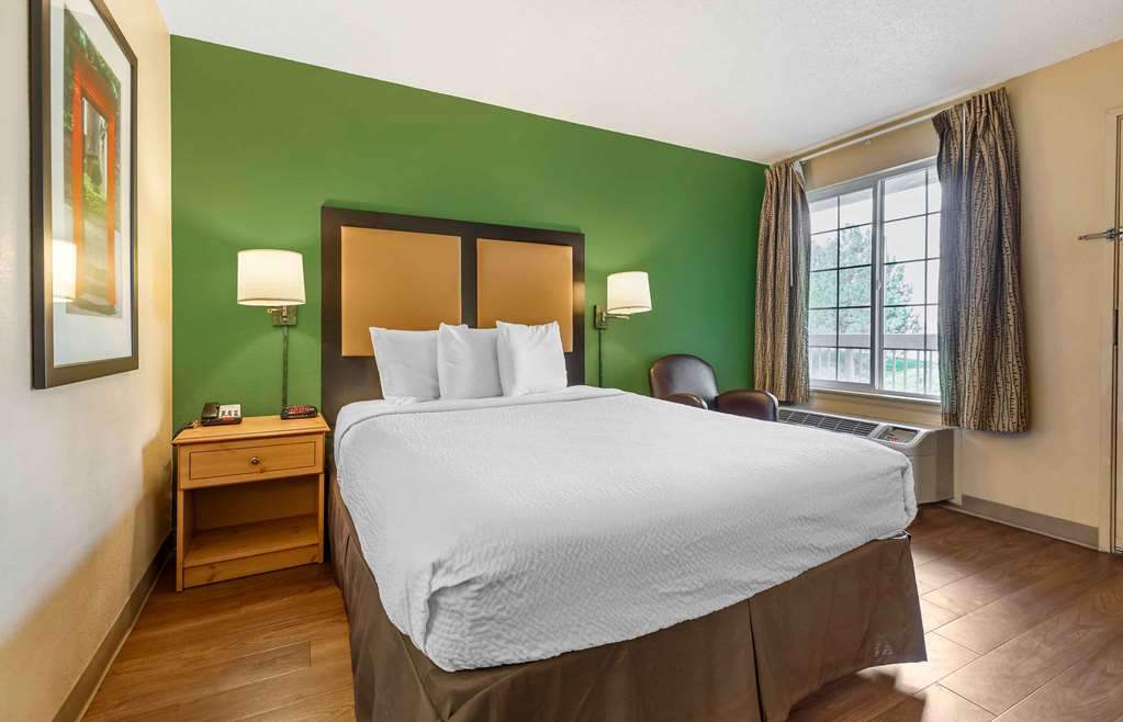 EXTENDED STAY AMERICA SUITES-guestroom-Guest Room,On-Site.jpg
