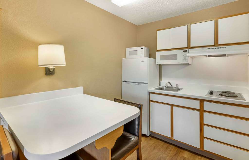 EXTENDED STAY AMERICA SUITES-guestroom-Guest Room,Kitchen/Kitchenette,On-Site.jpg
