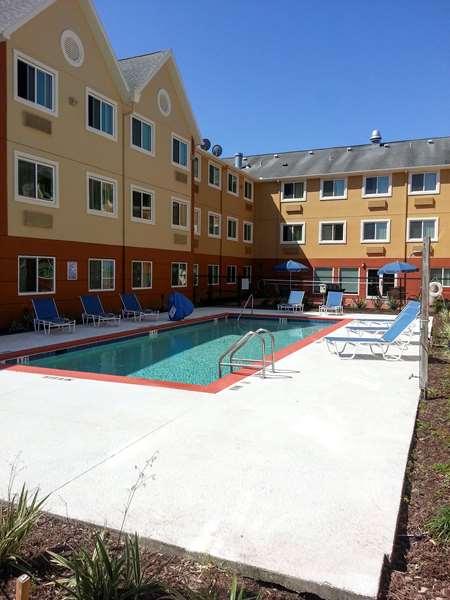 Pool - Extended Stay America Suites Salisbury Road Jacksonville - I-95, Exit 344
