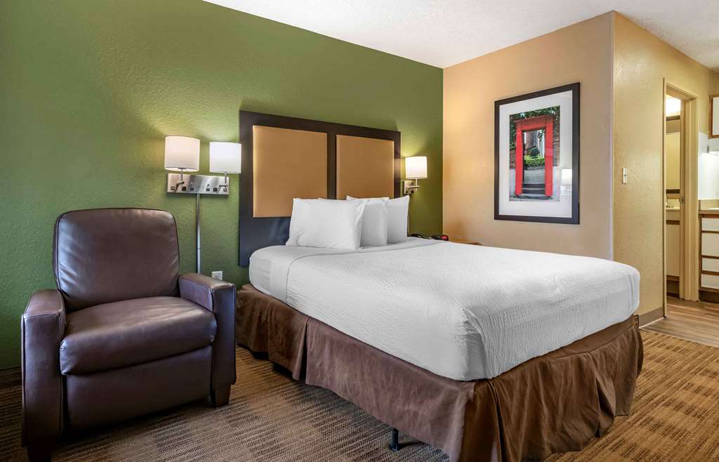 EXTENDED STAY AMERICA SELECT-guestroom-Guest Room,On-Site.jpg