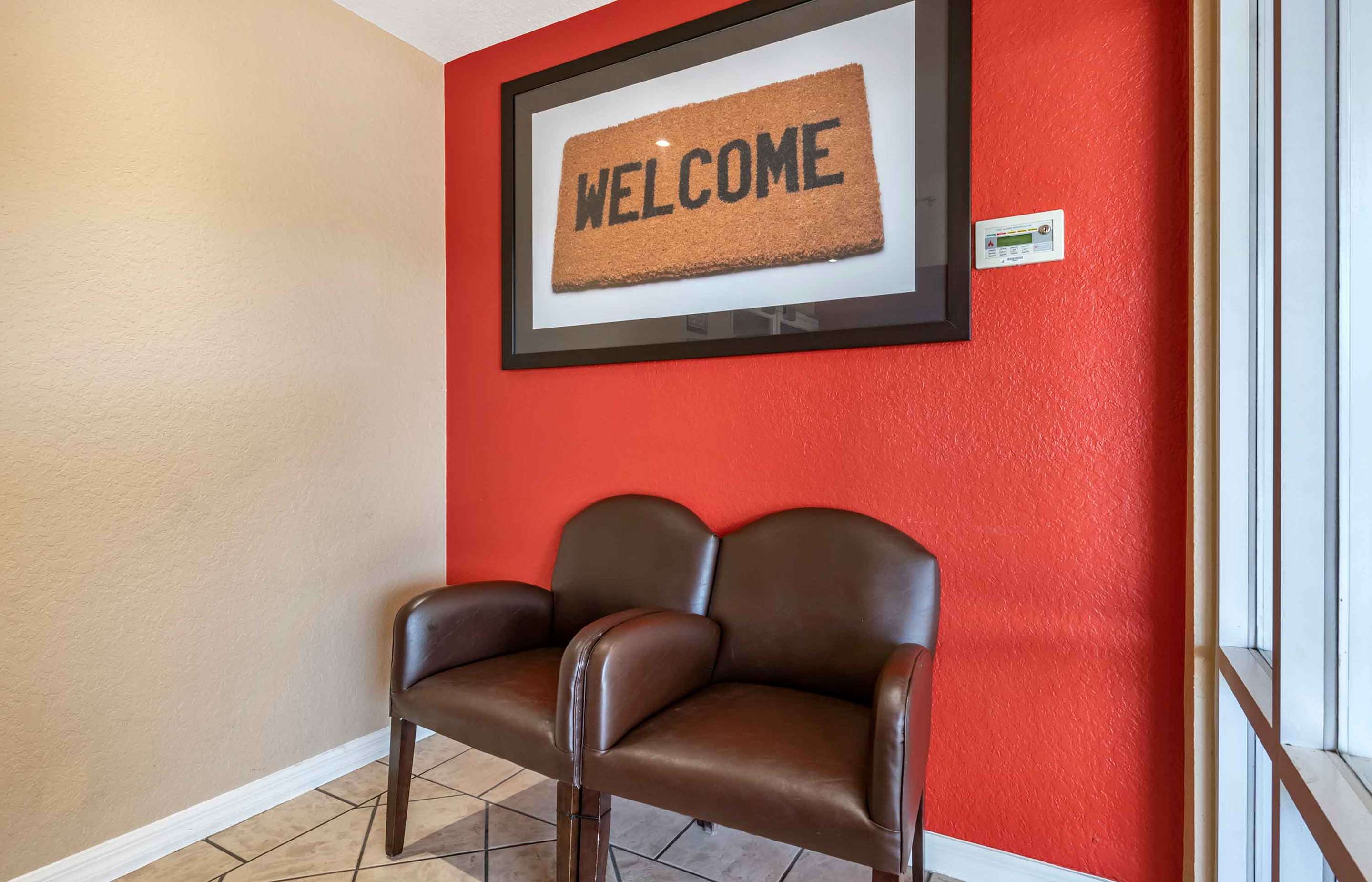 Lobby and Guest Check-in | Extended Stay America Suites - Orlando - Altamonte Springs