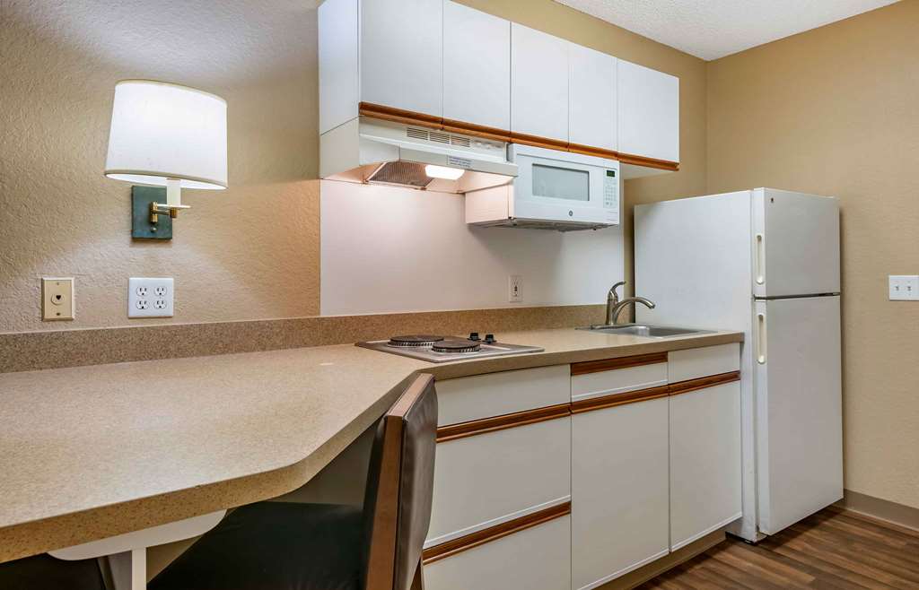 EXTENDED STAY AMERICA SUITES-guestroom-Guest Room,Guest Room Amenity,Kitchen/Kitchenette,On-Site.jpg