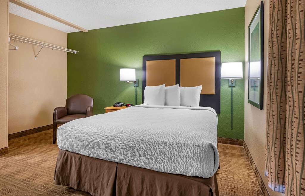 EXTENDED STAY AMERICA SUITES-guestroom-Guest Room,On-Site.jpg