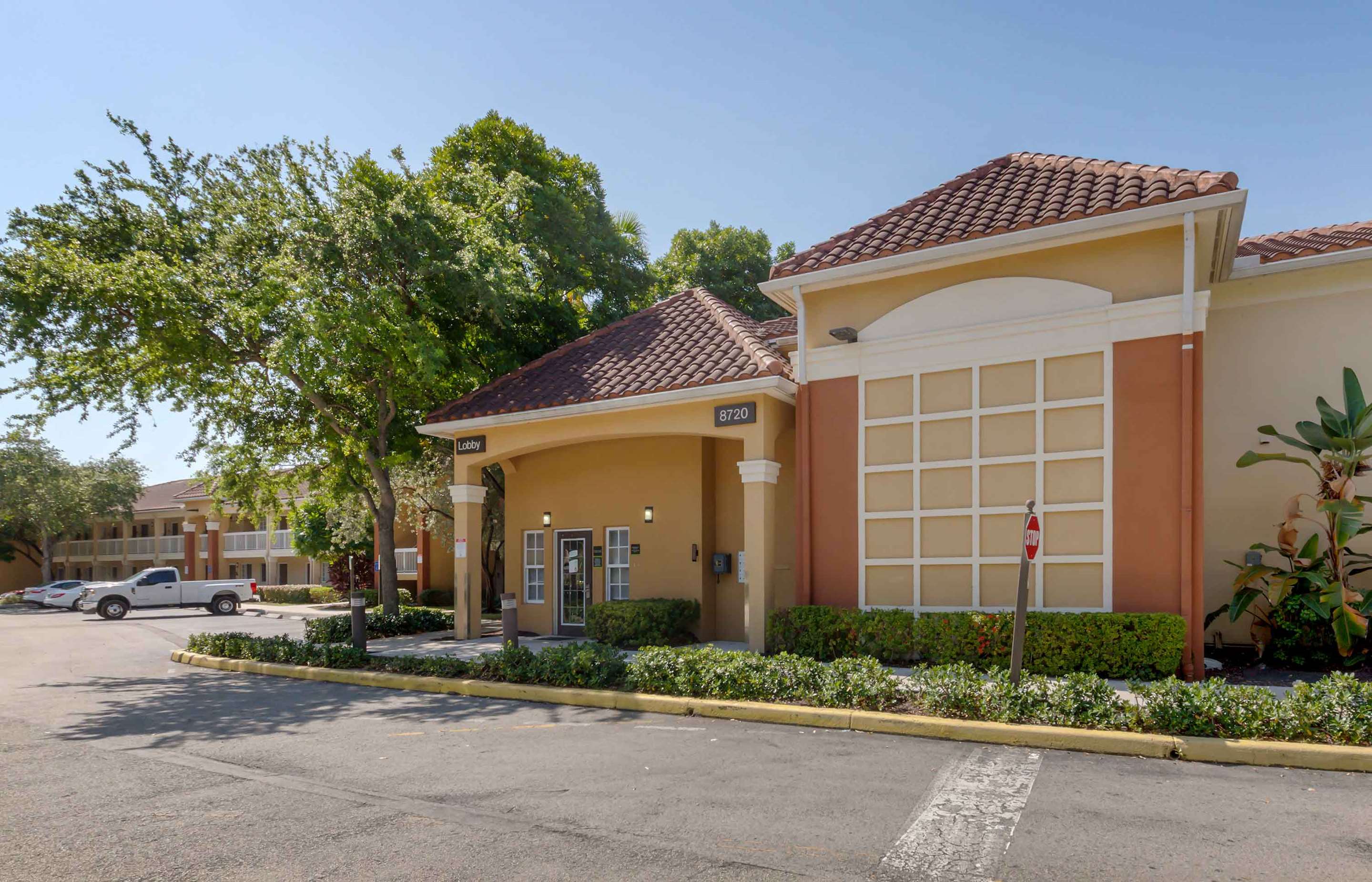 Exterior | Extended Stay America Suites - Miami - Airport - Doral