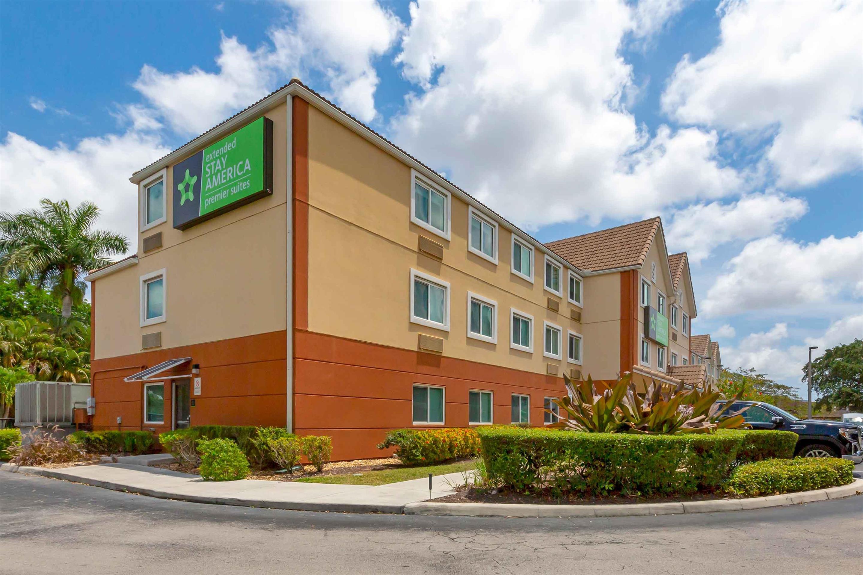 Exterior | Extended Stay America Premier Suites - Miami - Airport - Miami Springs