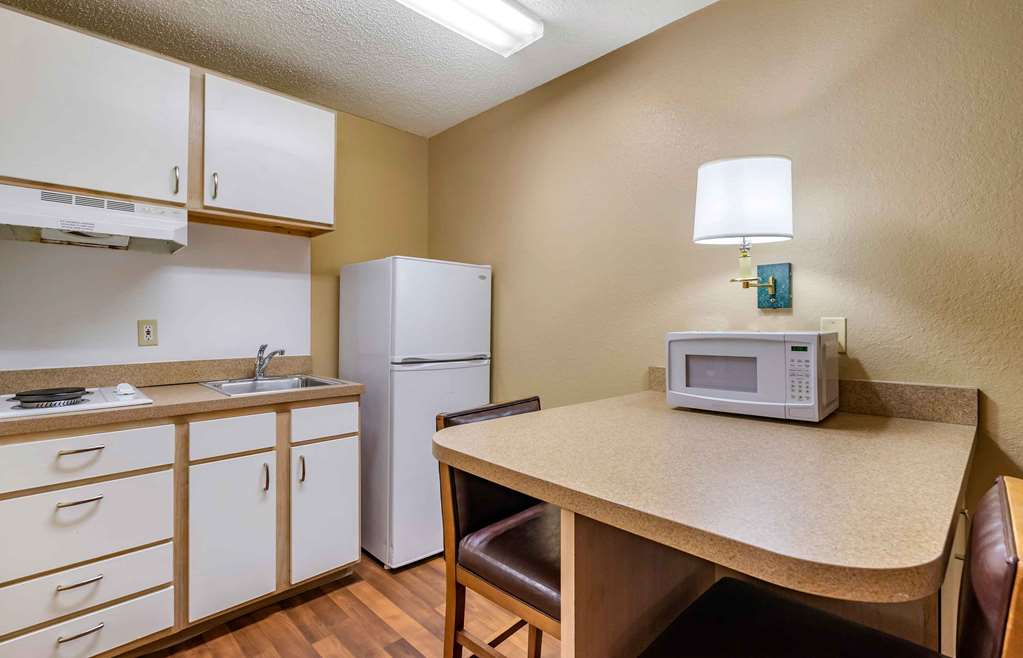 EXTENDED STAY AMERICA SELECT-guestroom-Guest Room,Kitchen/Kitchenette,On-Site.jpg