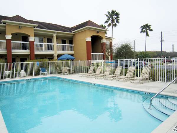 Pool - Extended Stay America Suites Carillon Park Clearwater