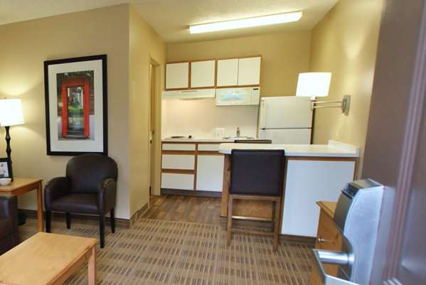  - Extended Stay America Suites Hammond Drive Atlanta