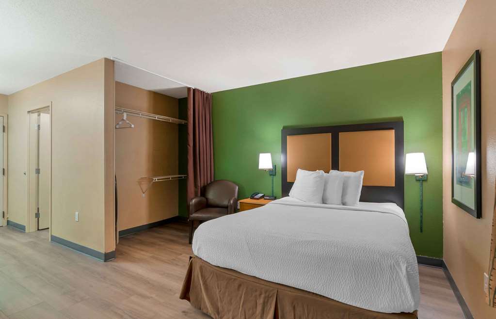 EXTENDED STAY AMERICA SUITES-guestroom-Guest Room,On-Site.jpg