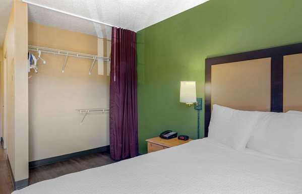  - Extended Stay America Suites 52 4th Avenue Waltham