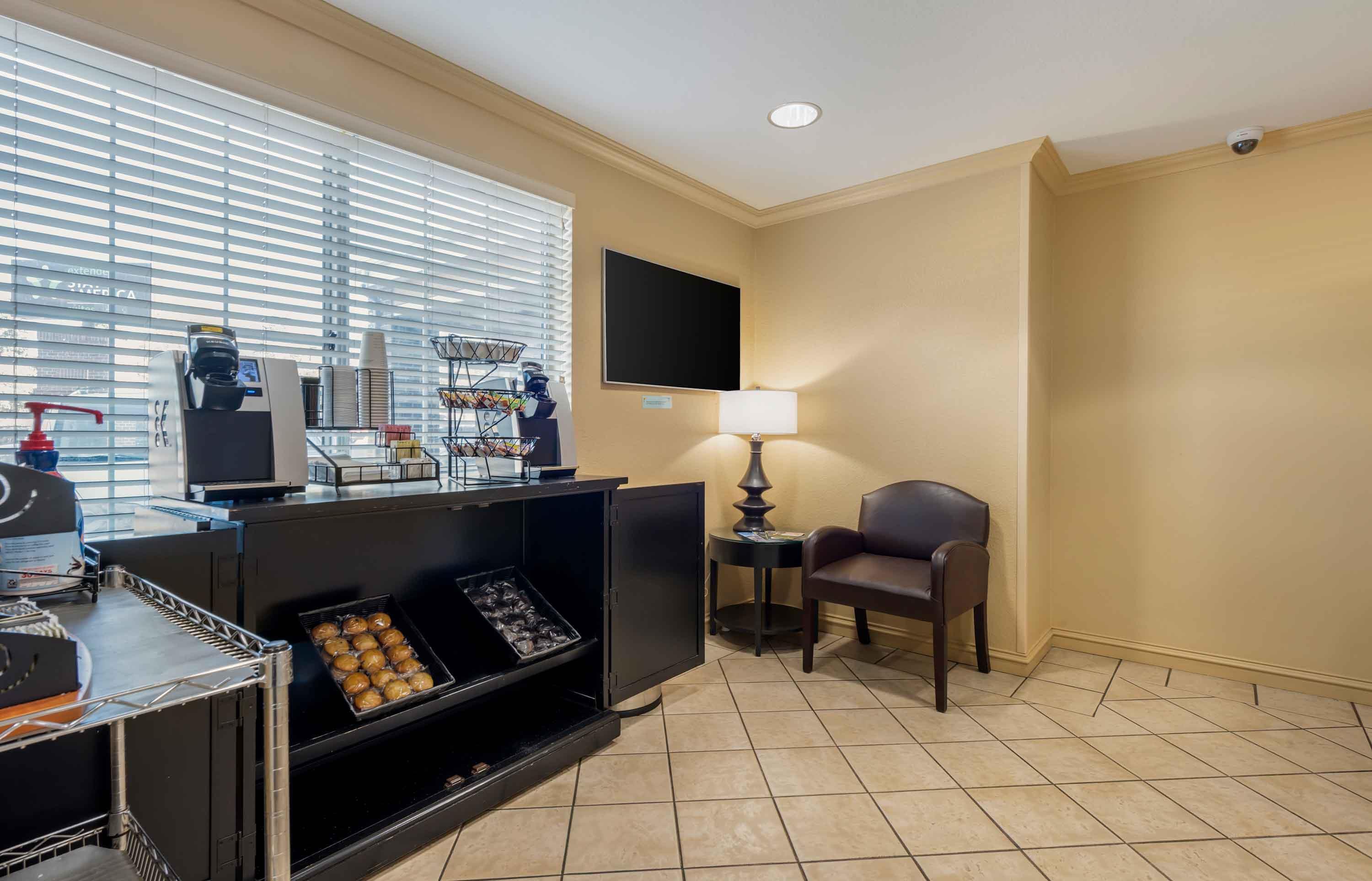 Free Grab-and-Go Breakfast | Extended Stay America Suites Eden Prairie Technology Dr