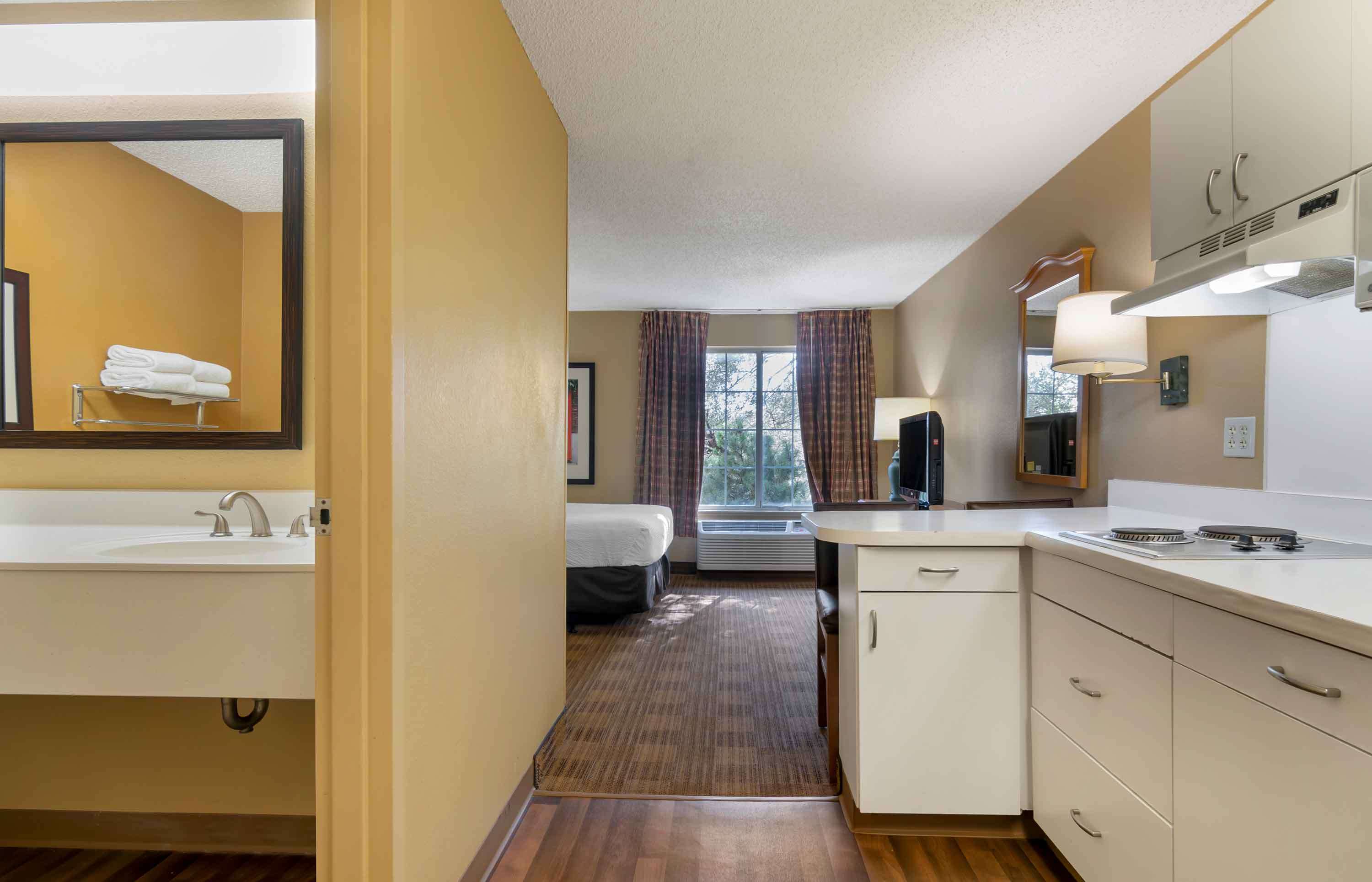 Extended Stay America - Kansas City - Country Club – Kansas City, MO