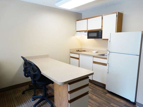  - Extended Stay America Suites Tiffany Springs KC - I-29, Exit 10