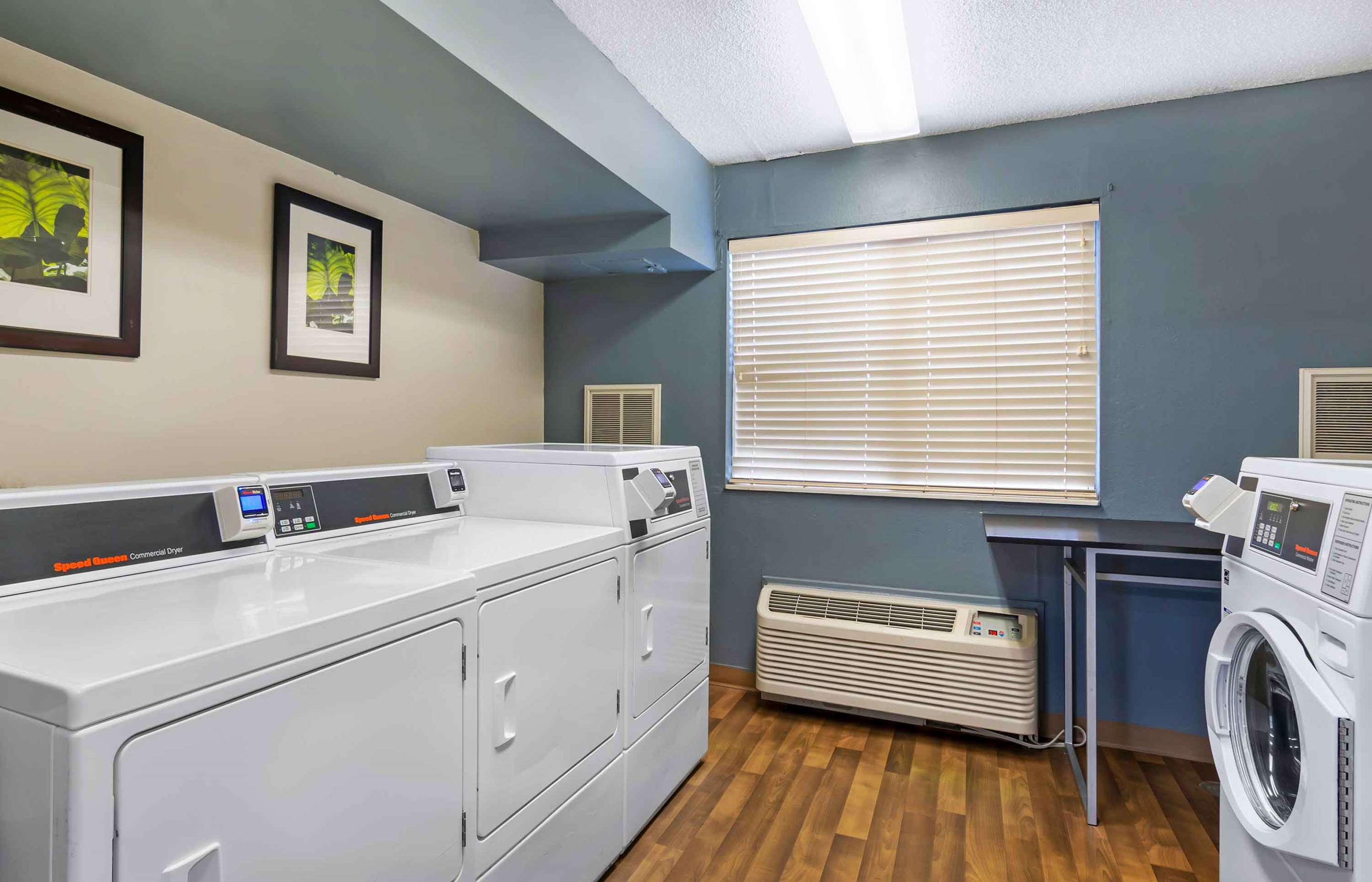 On-Premise Guest Laundry | Extended Stay America Suites Kansas City Airport Tiffany Spr