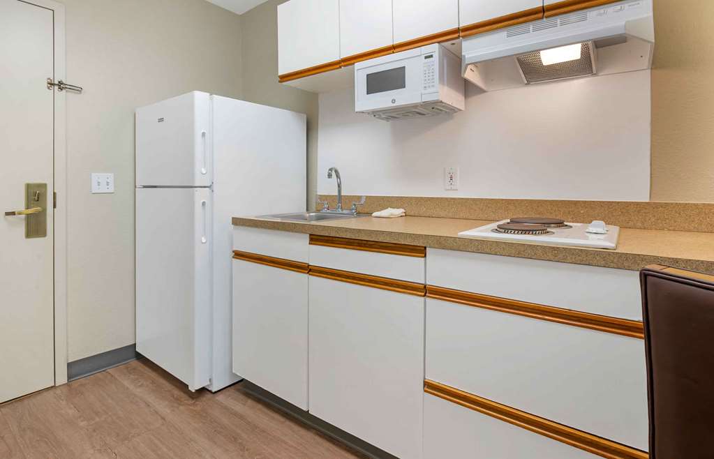 EXTENDED STAY AMERICA SUITES-guestroom-Guest Room,Kitchen/Kitchenette,On-Site.jpg