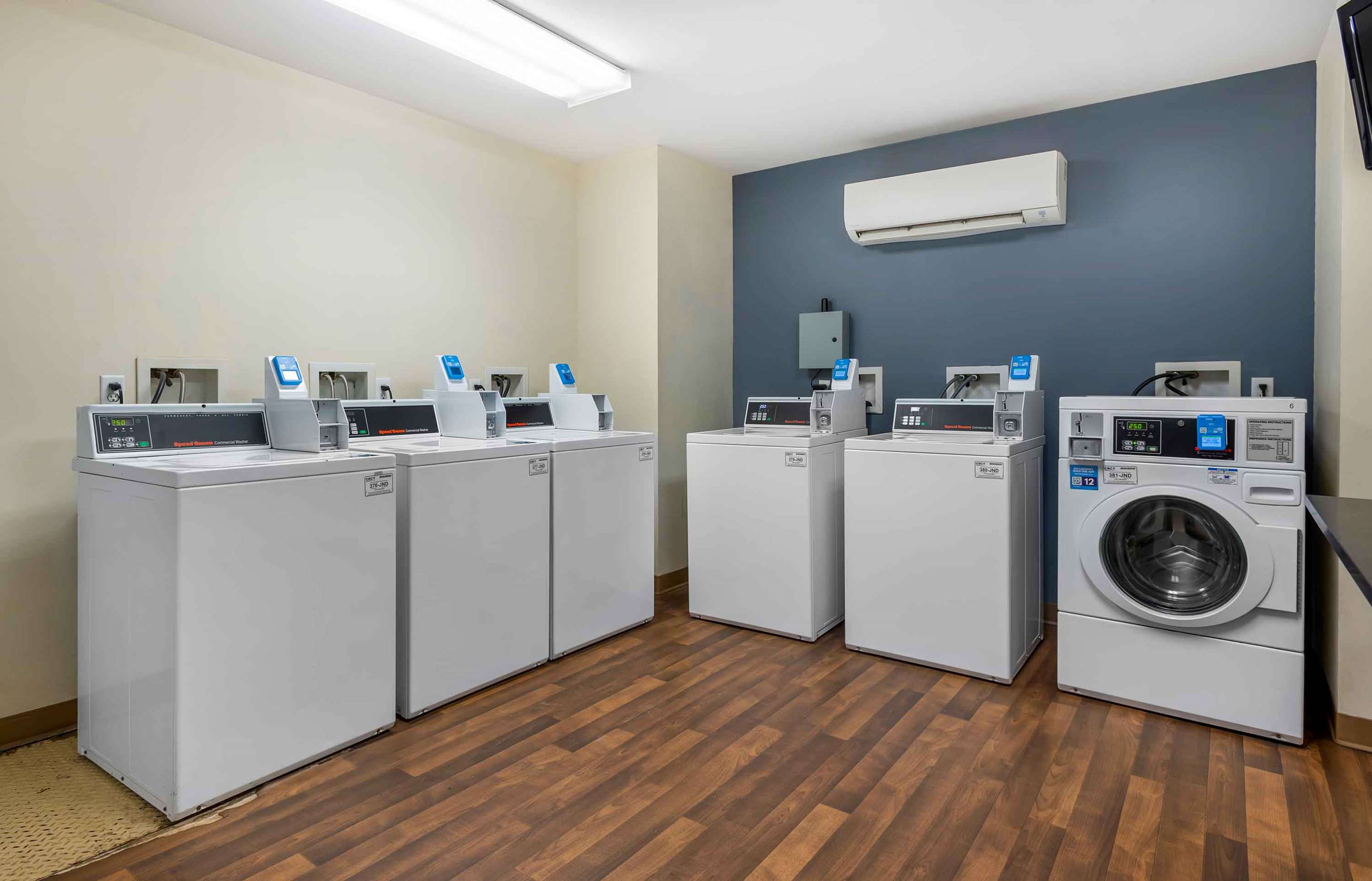 On-Premise Guest Laundry | Extended Stay America Suites Newark Woodbridge