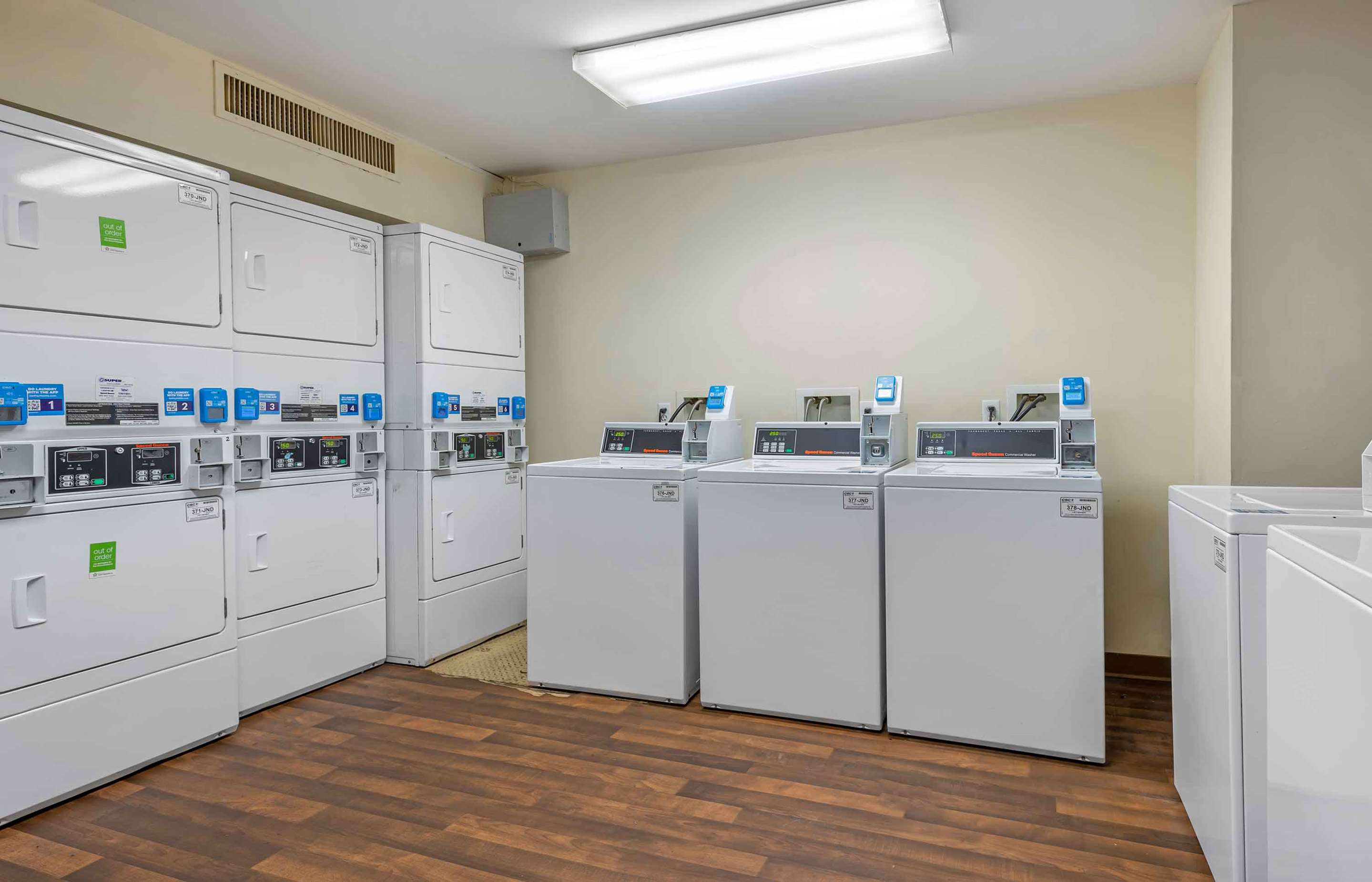 On-Premise Guest Laundry | Extended Stay America Suites Newark Woodbridge