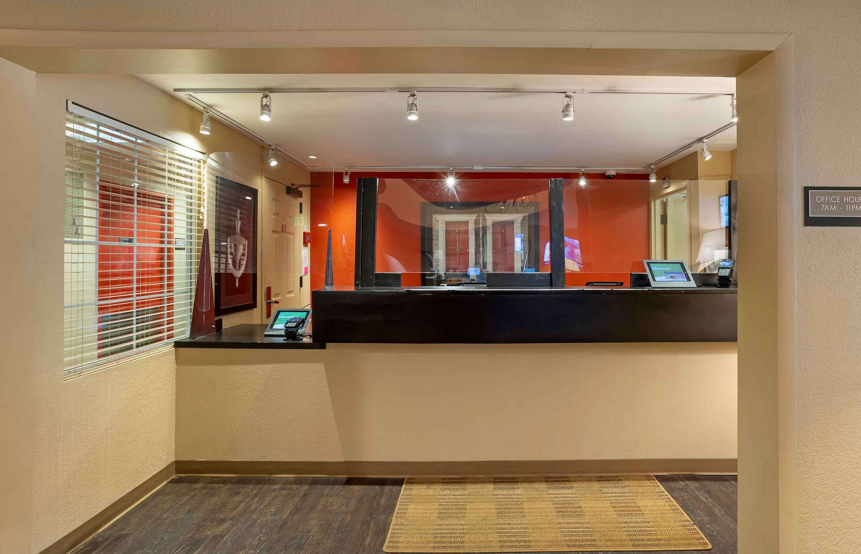 Lobby and Guest Check-in | Extended Stay America Suites Fishkill Route 9