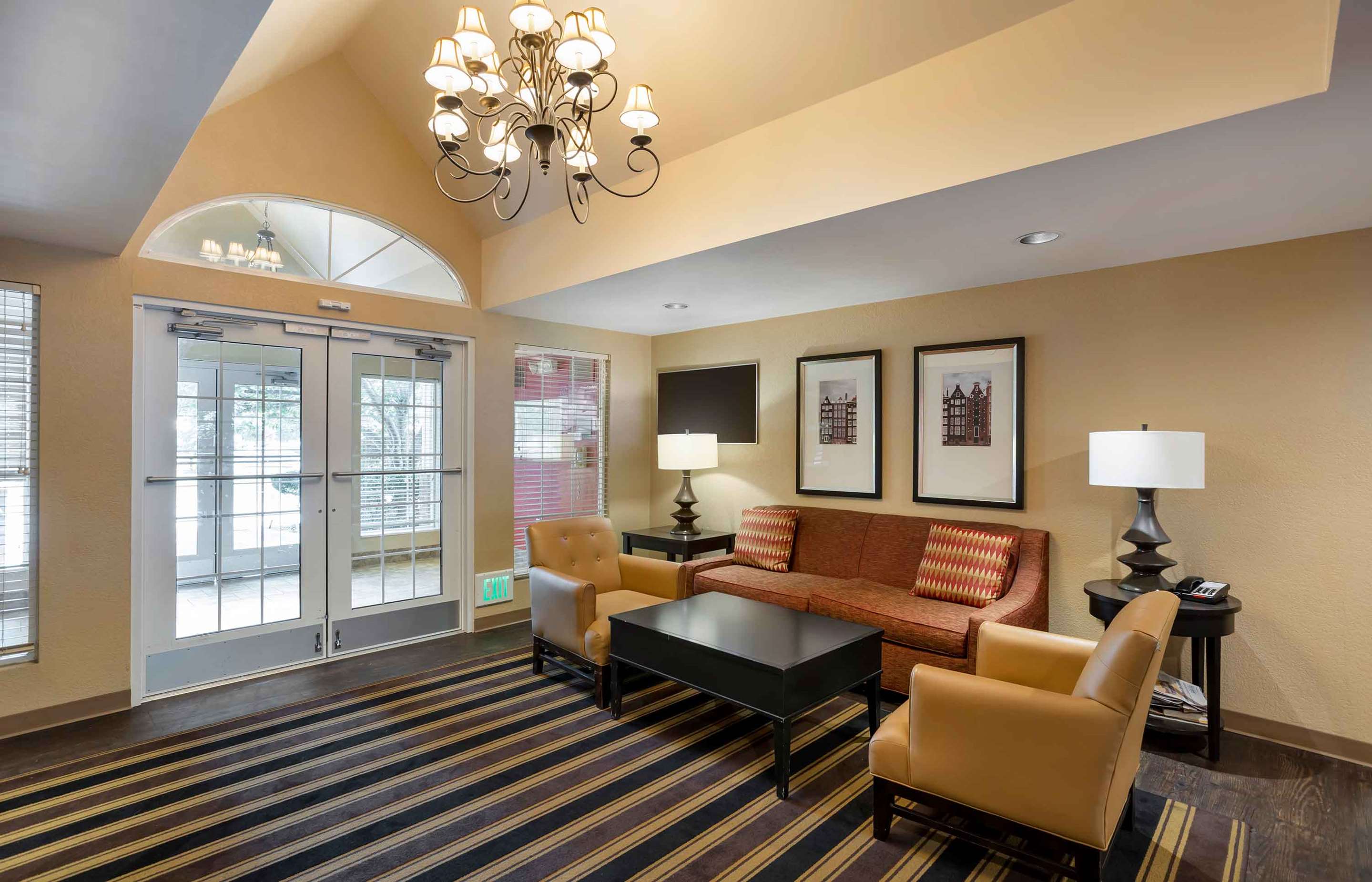 Lobby and Guest Check-in | Extended Stay America Suites Fishkill Route 9