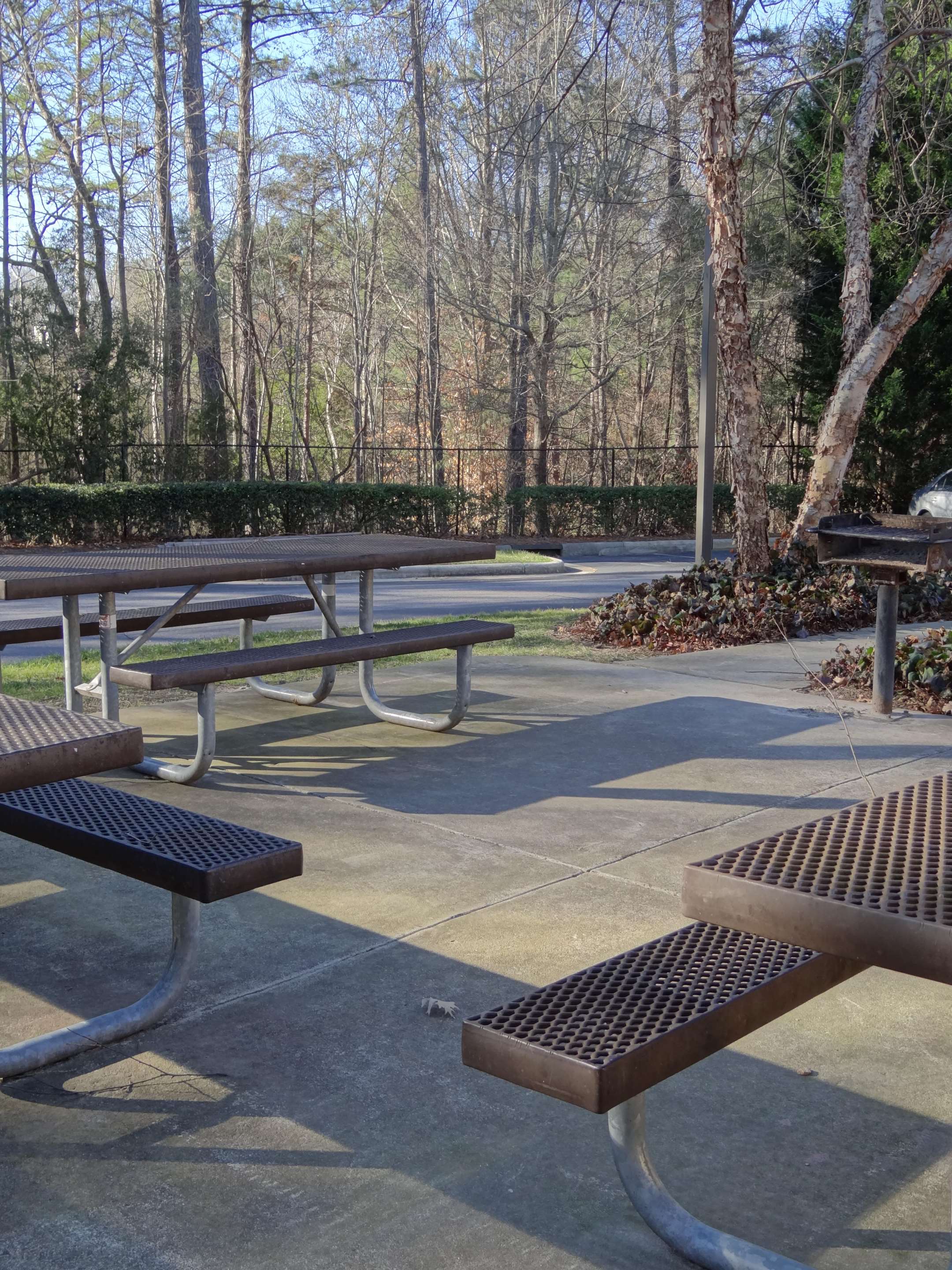 Picnic Area | Extended Stay America Suites - Raleigh - Crabtree Valley
