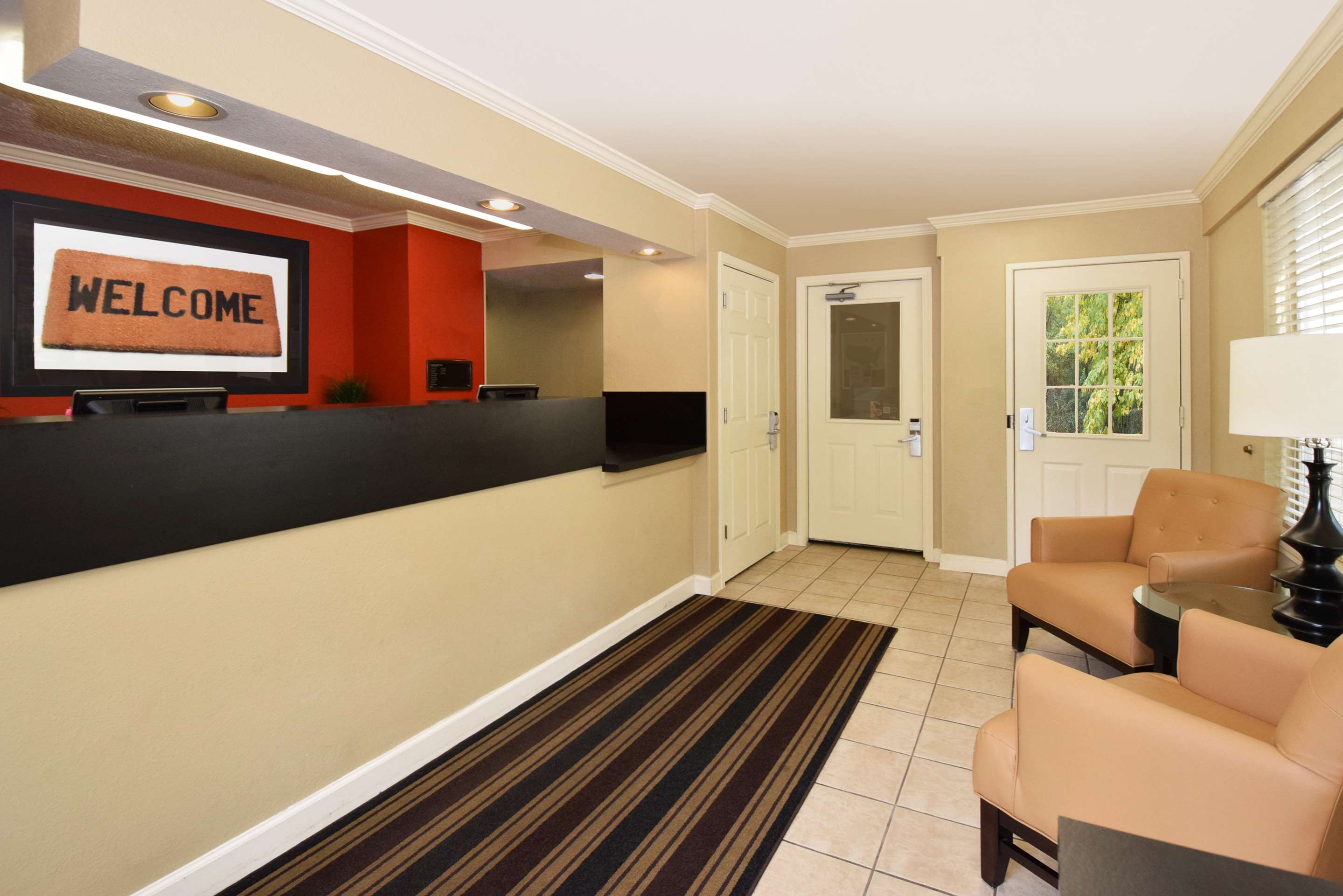 Lobby and Guest Check-in | Extended Stay America Suites - Raleigh - North Raleigh - Wake Forest Road