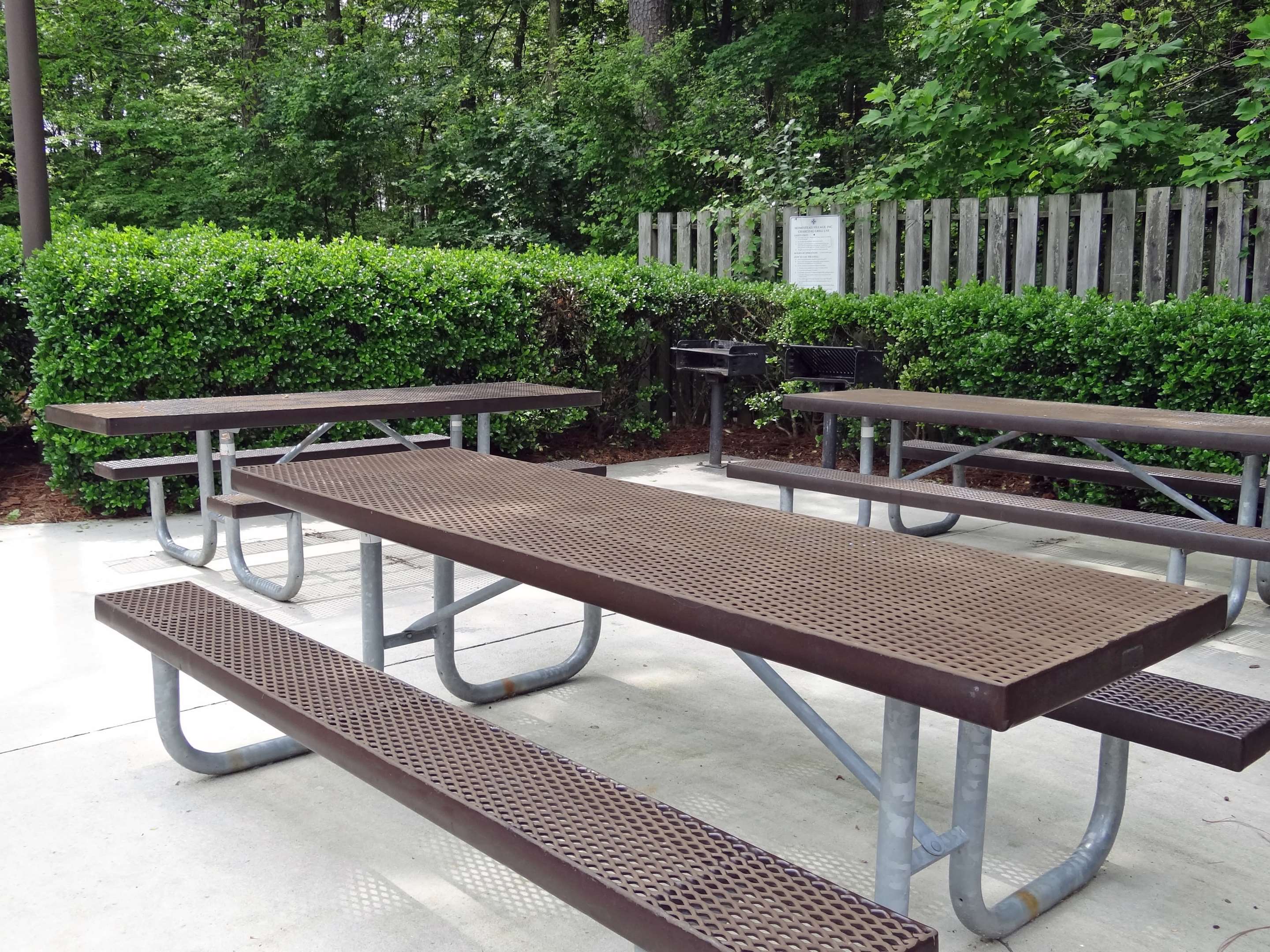 Picnic Area | Extended Stay America Suites - Raleigh - North Raleigh - Wake Forest Road