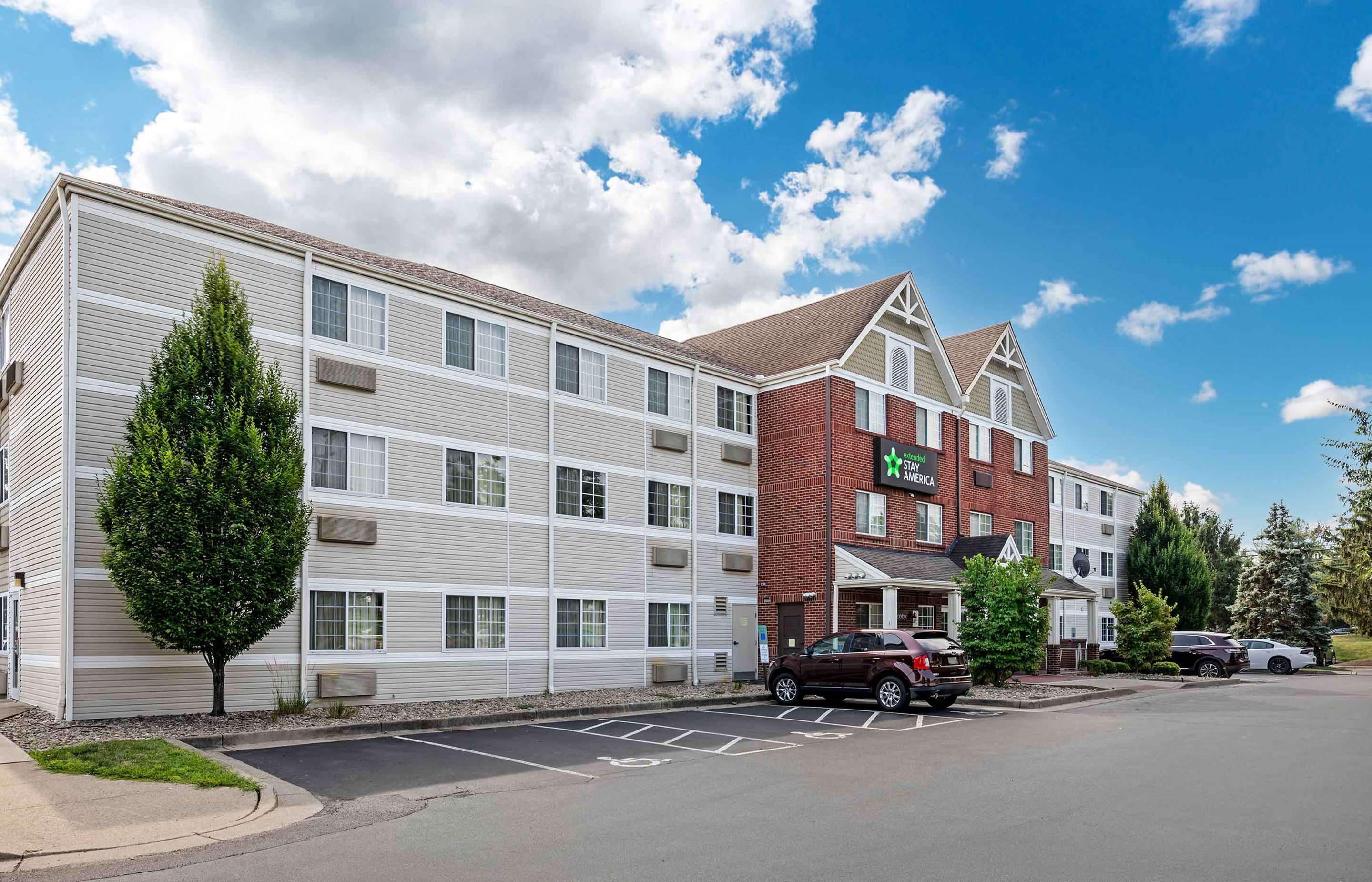 Exterior | Extended Stay America Suites - Cincinnati - Blue Ash - Reed Hartman