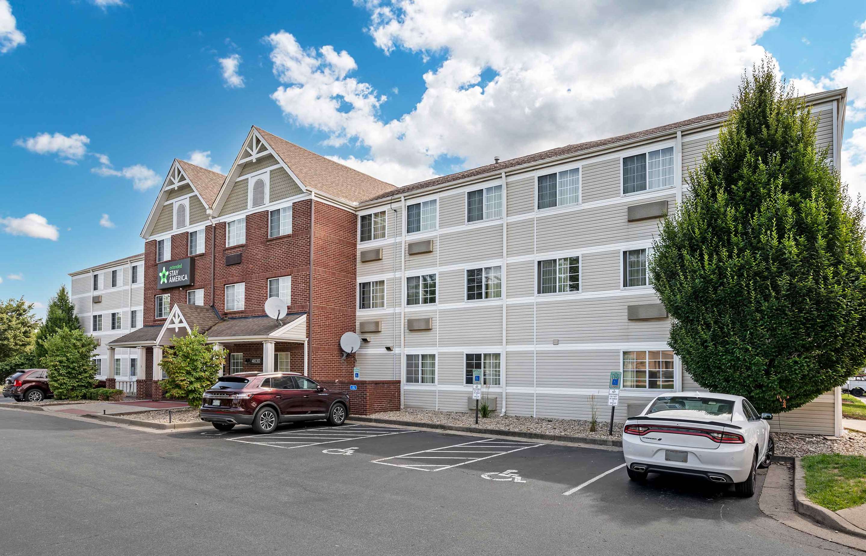 Exterior | Extended Stay America Suites - Cincinnati - Blue Ash - Reed Hartman