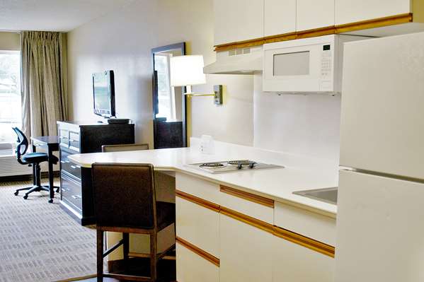  - Extended Stay America Suites North Beachwood - I-271, Exit 29