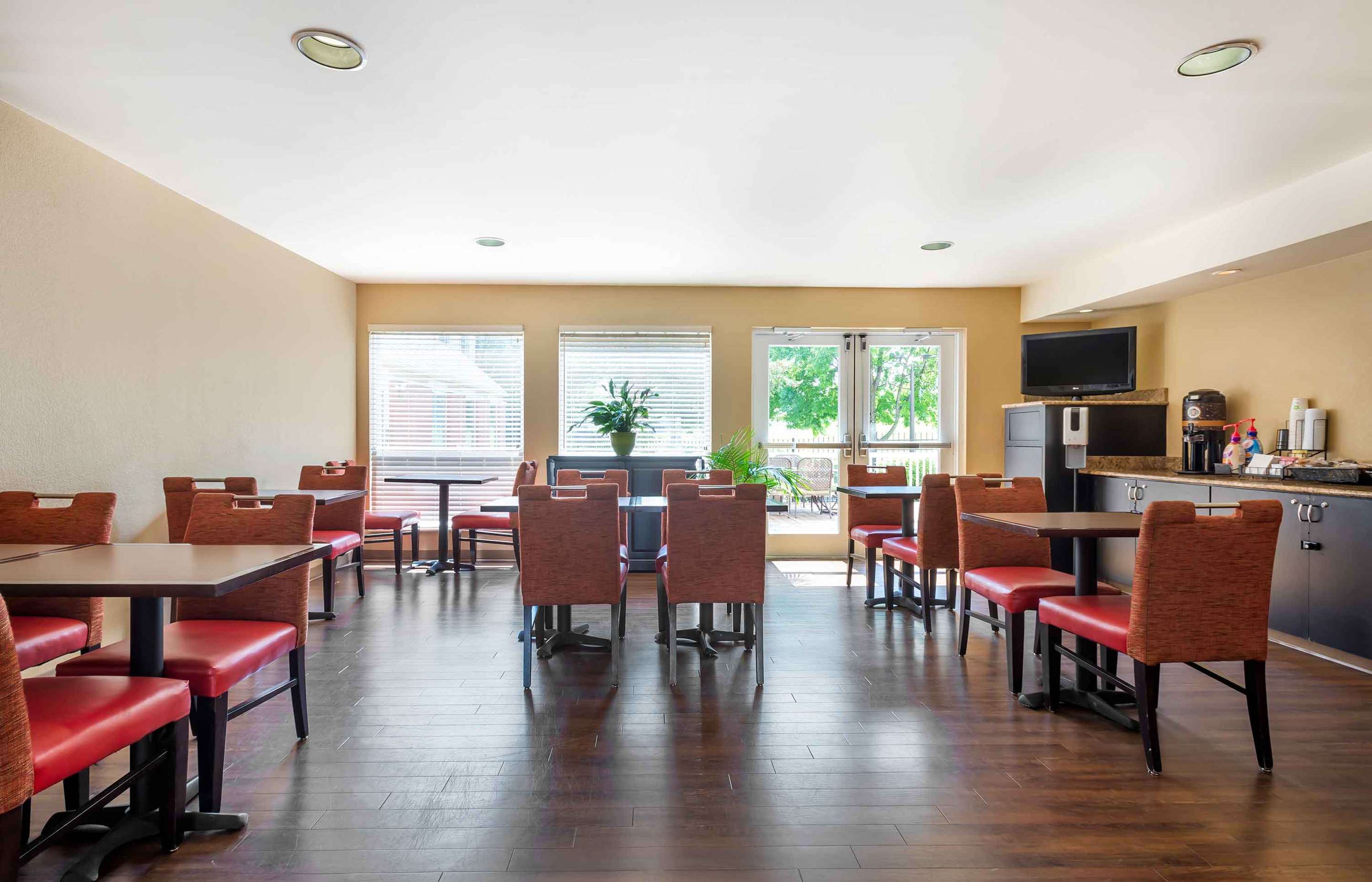 Free Grab-and-Go Breakfast | Extended Stay America Suites Philadelphia Malvern