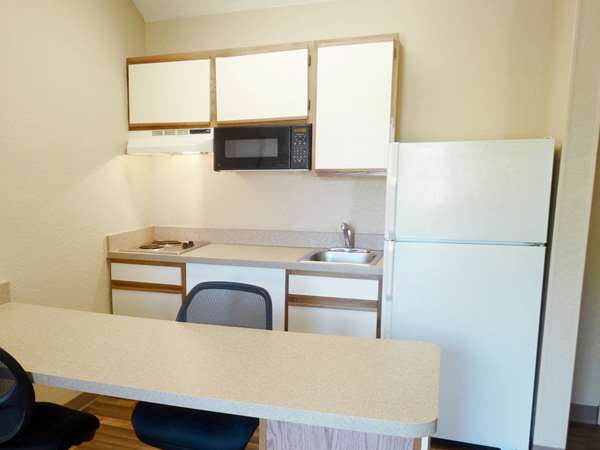  - Extended Stay America Suites Airport Suites Warwick