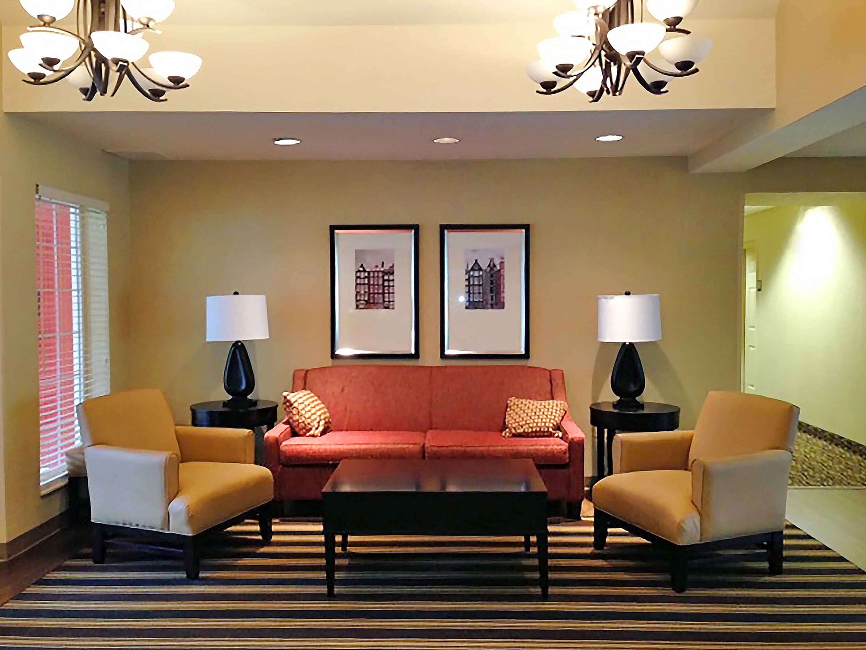 Lobby and Guest Check-in | Extended Stay America Suites Providence Airport