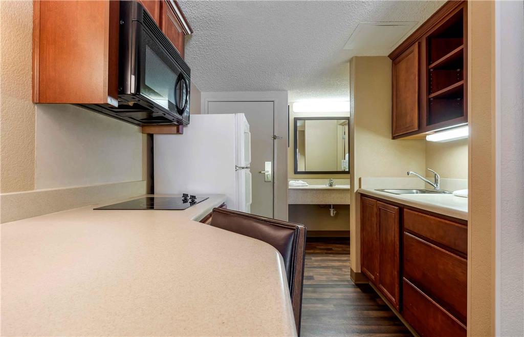 EXTENDED STAY AMERICA SELECT-guestroom-Guest Room,Guest Room Amenity,Kitchen/Kitchenette,On-Site.jpg
